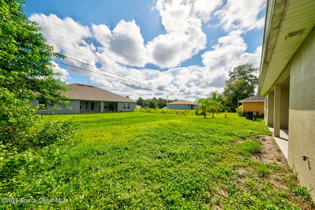 531 Topeka Road SW, Palm Bay, FL 32908