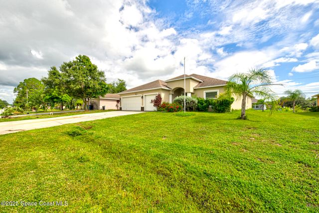 531 Topeka Road SW, Palm Bay, FL 32908
