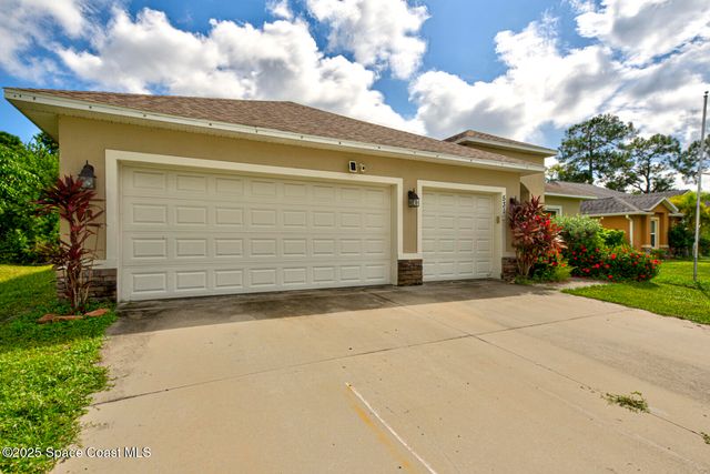 531 Topeka Road SW, Palm Bay, FL 32908