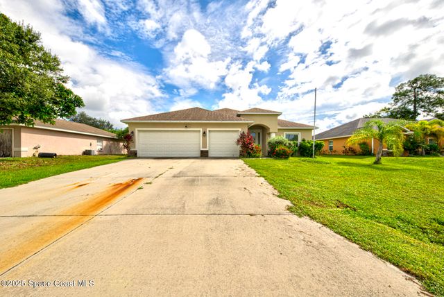 531 Topeka Road SW, Palm Bay, FL 32908