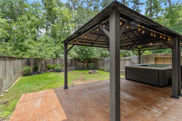 134 Moon Dance Court, Conroe, TX 77304
