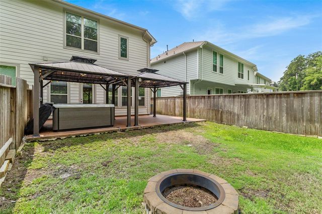 134 Moon Dance Court, Conroe, TX 77304