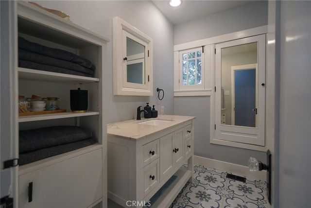 24 Lindero, Long Beach, CA 90803
