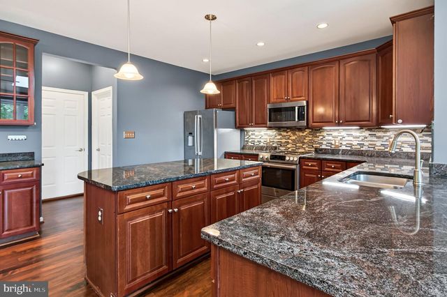 7822 THOR DR, Annandale, VA 22003