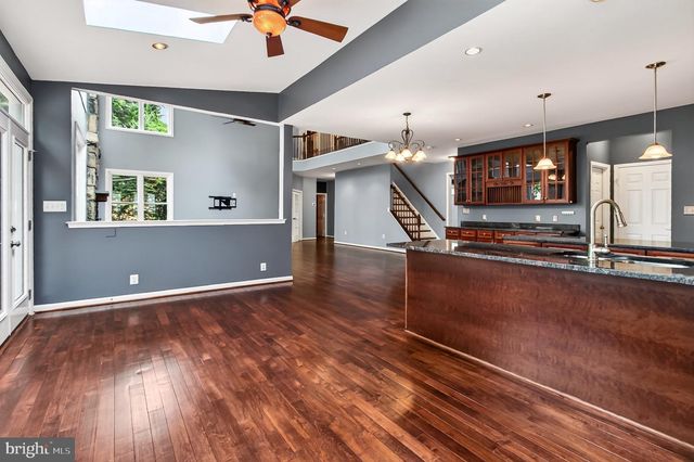 7822 THOR DR, Annandale, VA 22003
