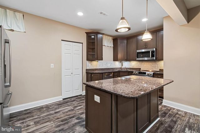 7822 THOR DR, Annandale, VA 22003