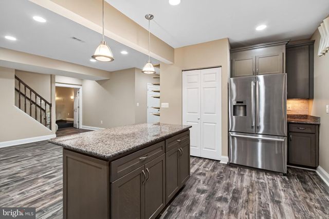 7822 THOR DR, Annandale, VA 22003