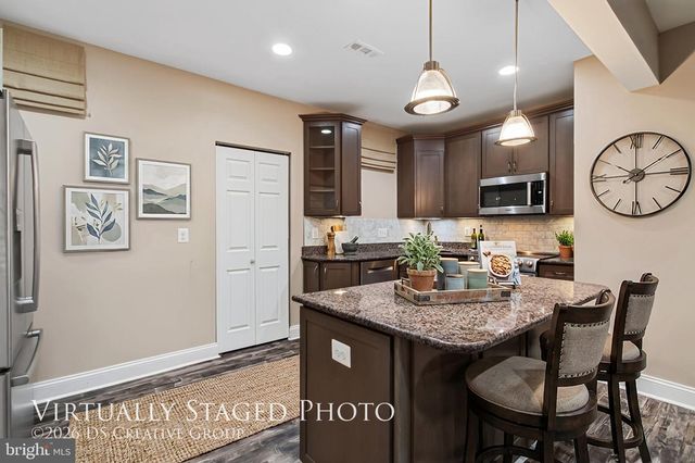 7822 THOR DR, Annandale, VA 22003