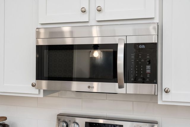 6588 E Cresthaven Drive, Fresno, CA 93727