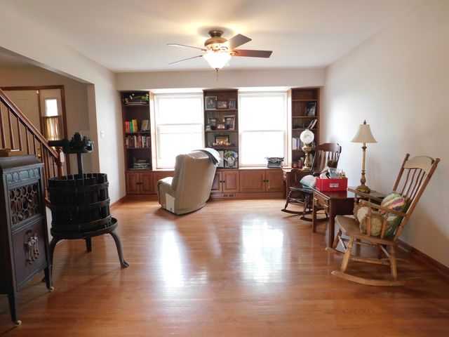 1064 N 129th Infantry Drive, Joliet, IL 60435