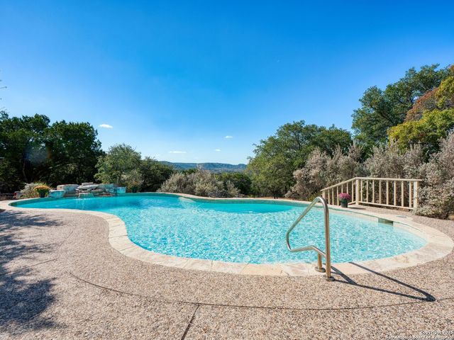 146 Upper Cibolo Creek, Boerne, TX 78006