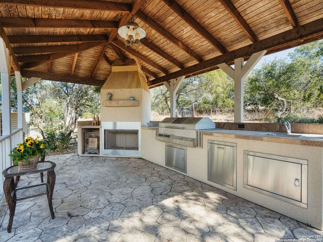 146 Upper Cibolo Creek, Boerne, TX 78006