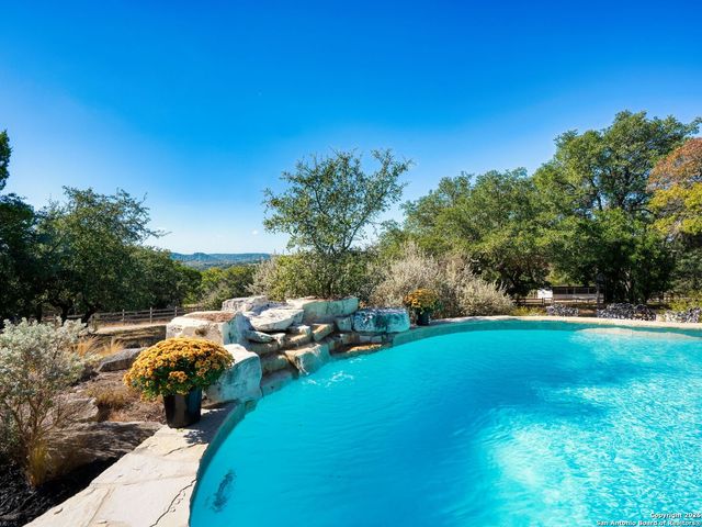 146 Upper Cibolo Creek, Boerne, TX 78006