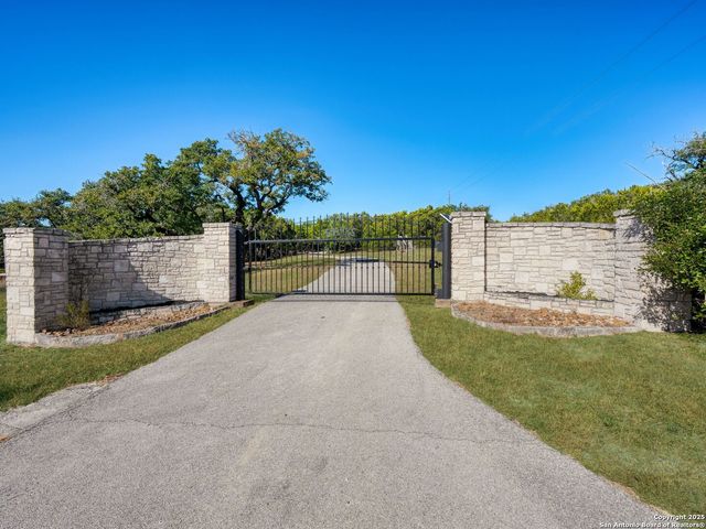 146 Upper Cibolo Creek, Boerne, TX 78006