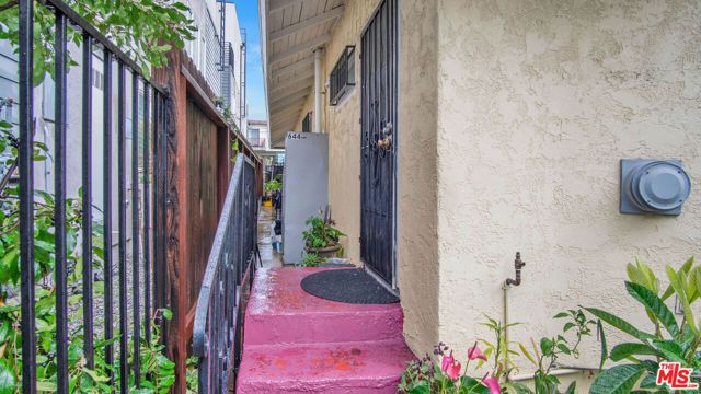 644 N Serrano Avenue, Los Angeles, CA 90004
