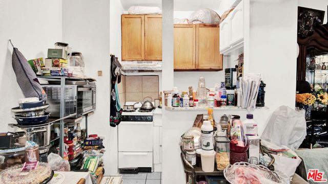 644 N Serrano Avenue, Los Angeles, CA 90004