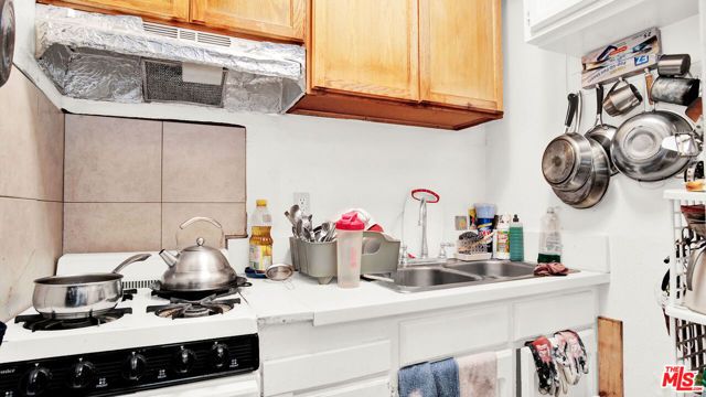 644 N Serrano Avenue, Los Angeles, CA 90004