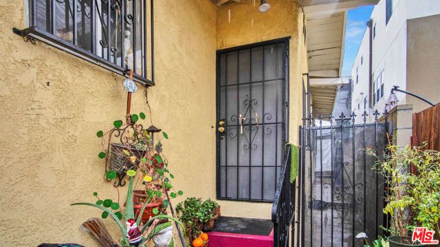 644 N Serrano Avenue, Los Angeles, CA 90004