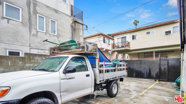 644 N Serrano Avenue, Los Angeles, CA 90004