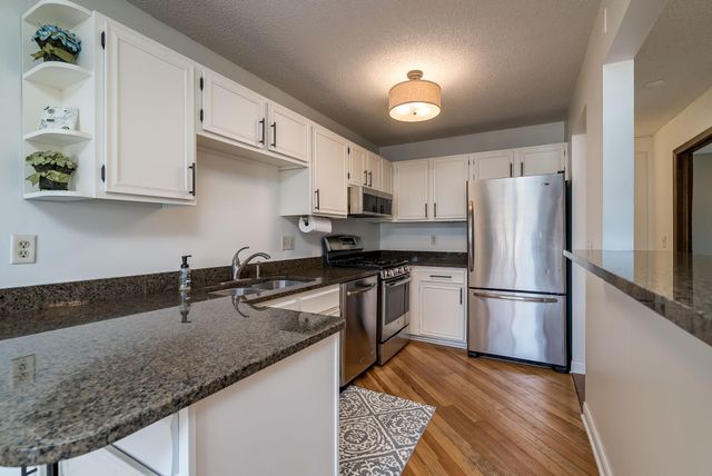 6970 Pima Lane, Chanhassen, MN 55317