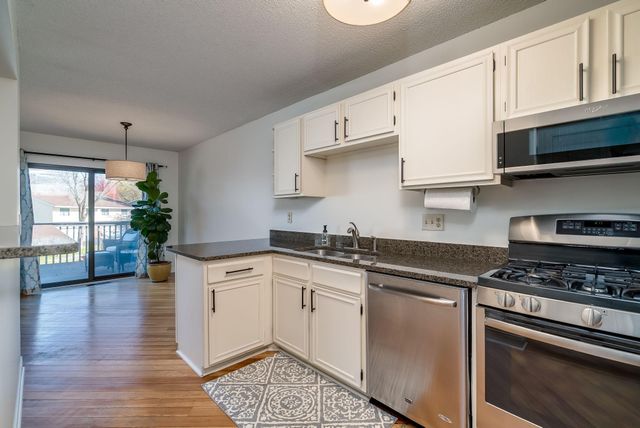 6970 Pima Lane, Chanhassen, MN 55317