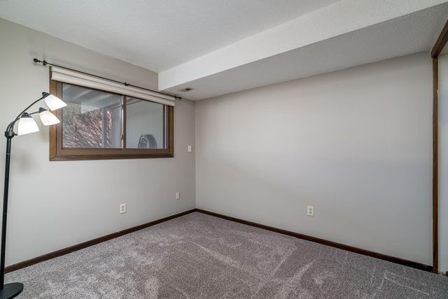 6970 Pima Lane, Chanhassen, MN 55317