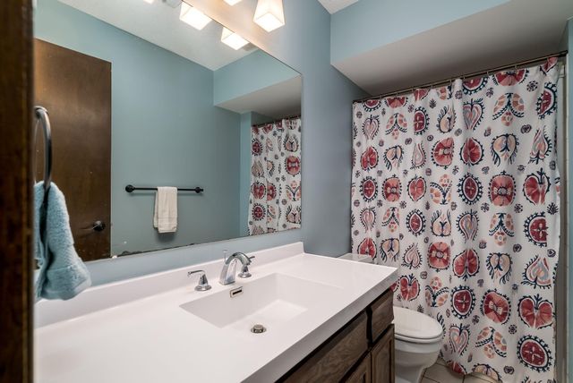 6970 Pima Lane, Chanhassen, MN 55317