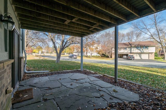 6970 Pima Lane, Chanhassen, MN 55317