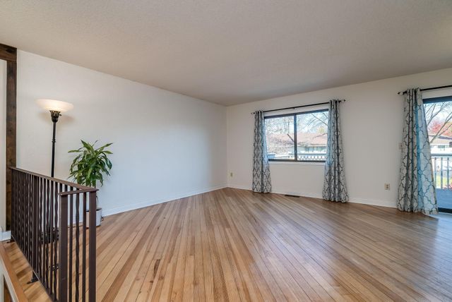 6970 Pima Lane, Chanhassen, MN 55317