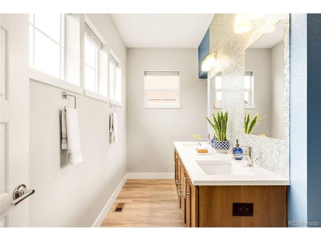 6660 Warren Dr, Denver, CO 80221