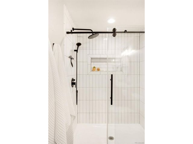6660 Warren Dr, Denver, CO 80221