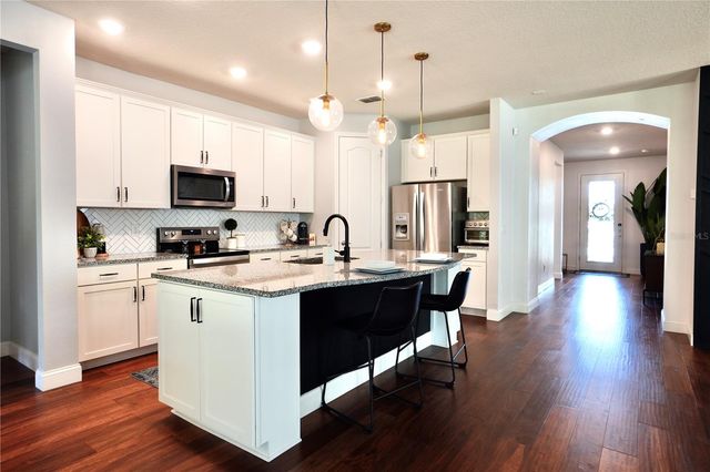 10401 MALVASIA AVENUE, Riverview, FL 33578
