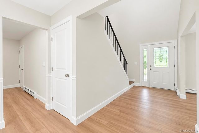 11 Bates Lane, Ridge, NY 11961