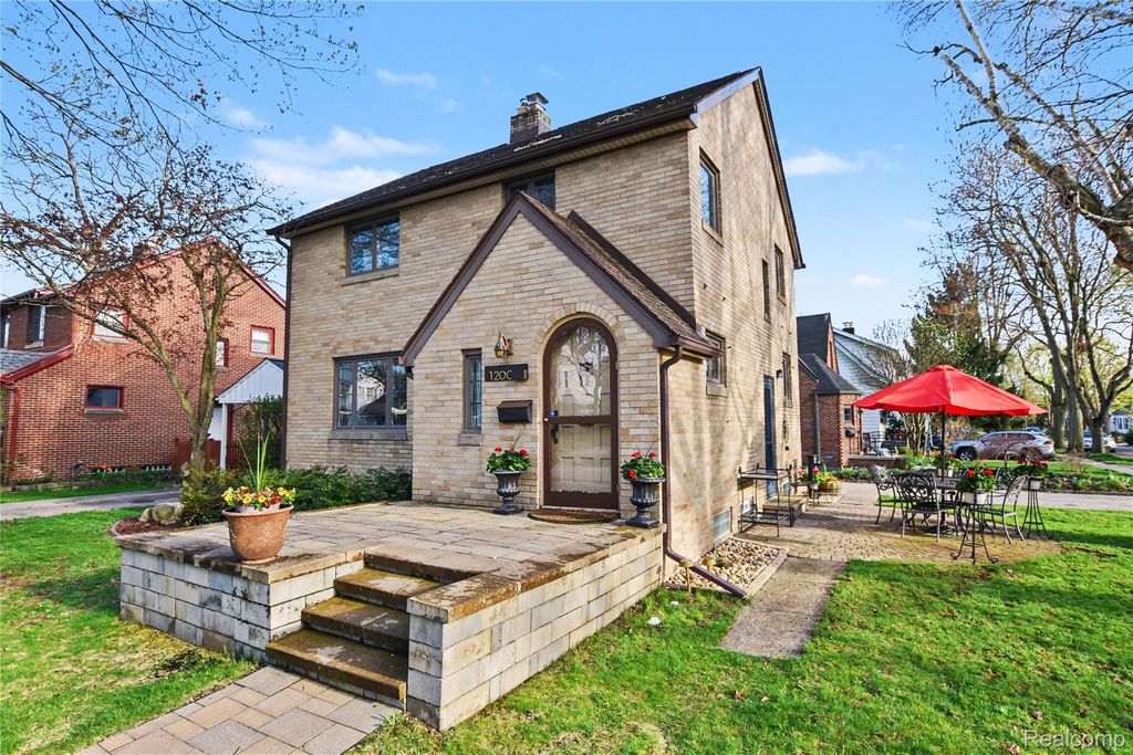 1200 Gardner Avenue, Ann Arbor, MI 48104