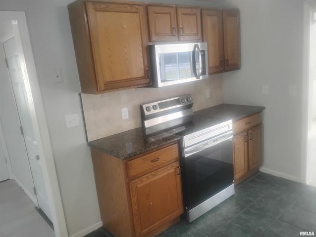 1131 N WILDWOOD Court, Peoria, IL 61604