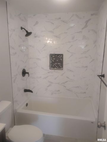 1131 N WILDWOOD Court, Peoria, IL 61604