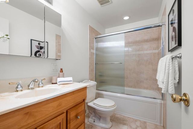 515 Tamarack Dr 15, Union City, CA 94587