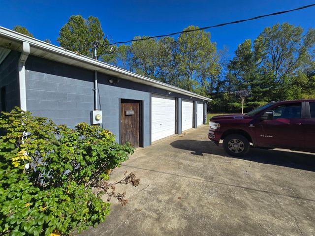 163 Eulett Lane, Vanceburg, KY 41179