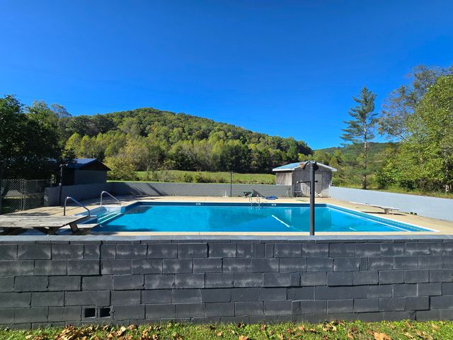 163 Eulett Lane, Vanceburg, KY 41179