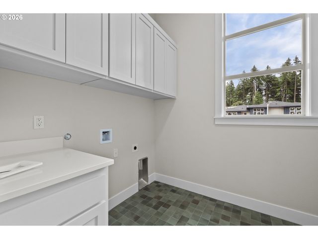 14183 Se Iseli Ln, Clackamas, OR 97015