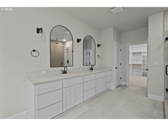 14183 Se Iseli Ln, Clackamas, OR 97015