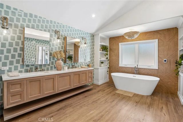 3501 Maple Avenue, Manhattan Beach, CA 90266