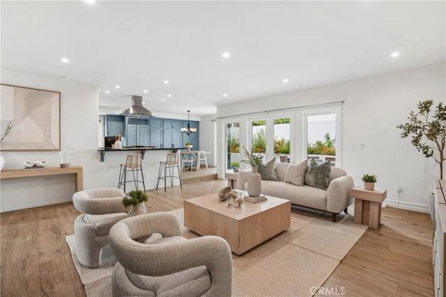 3501 Maple Avenue, Manhattan Beach, CA 90266