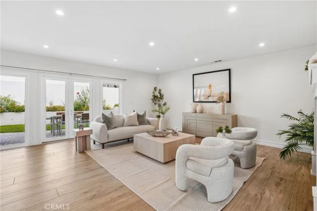 3501 Maple Avenue, Manhattan Beach, CA 90266
