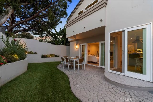 3501 Maple Avenue, Manhattan Beach, CA 90266