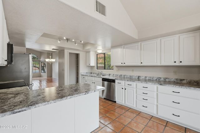 10290 N Krauswood Lane, Oro Valley, AZ 85737