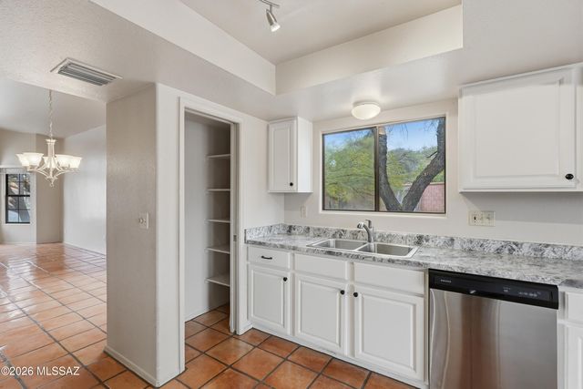 10290 N Krauswood Lane, Oro Valley, AZ 85737