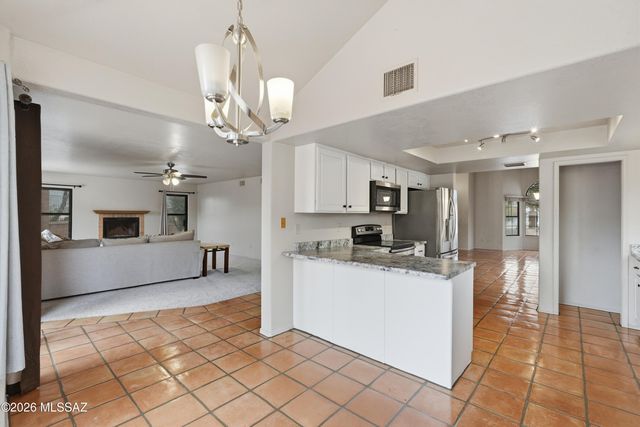 10290 N Krauswood Lane, Oro Valley, AZ 85737