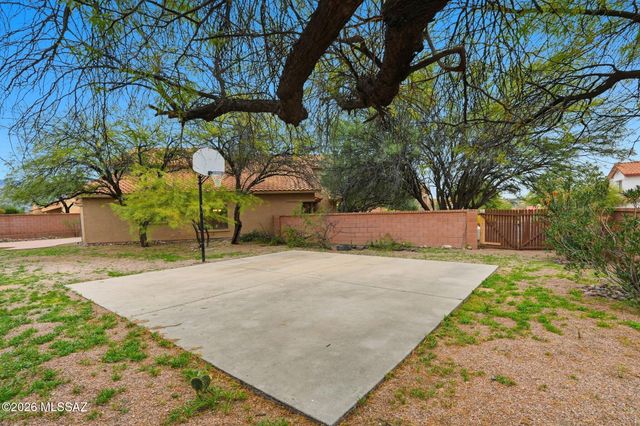 10290 N Krauswood Lane, Oro Valley, AZ 85737