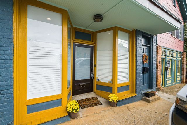 917 W BEVERLEY ST, Staunton, VA 22980